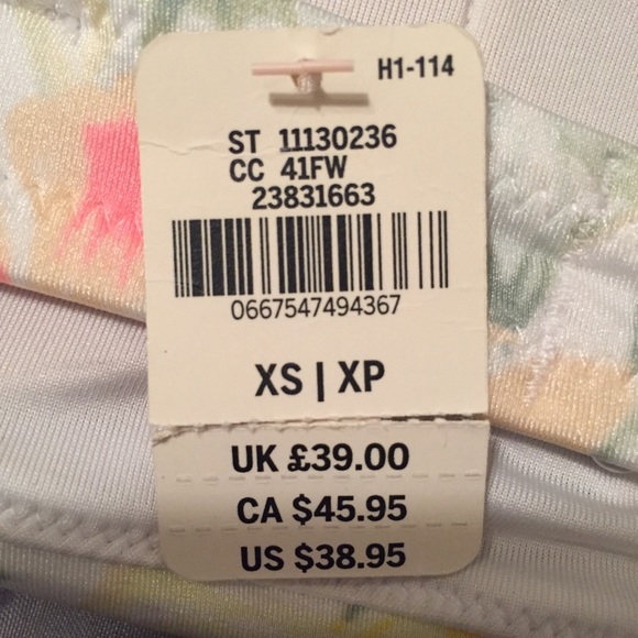 E17- Vs Pink XS swim top - Picture 2 of 3